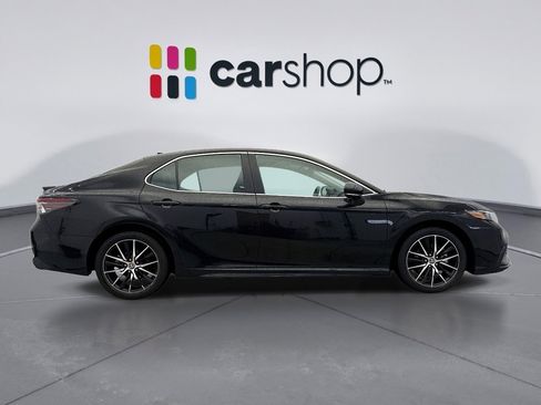 Used 2023 Toyota Camry SE image 6