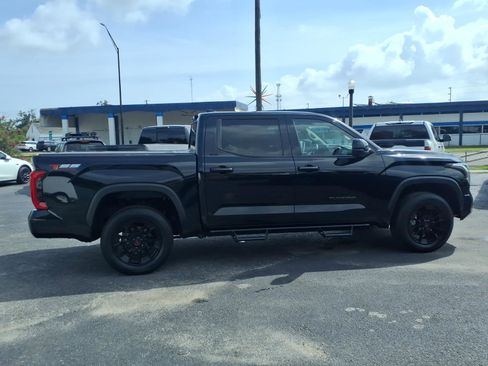 Used 2022 Toyota Tundra SR5 AWD/4WD image 8