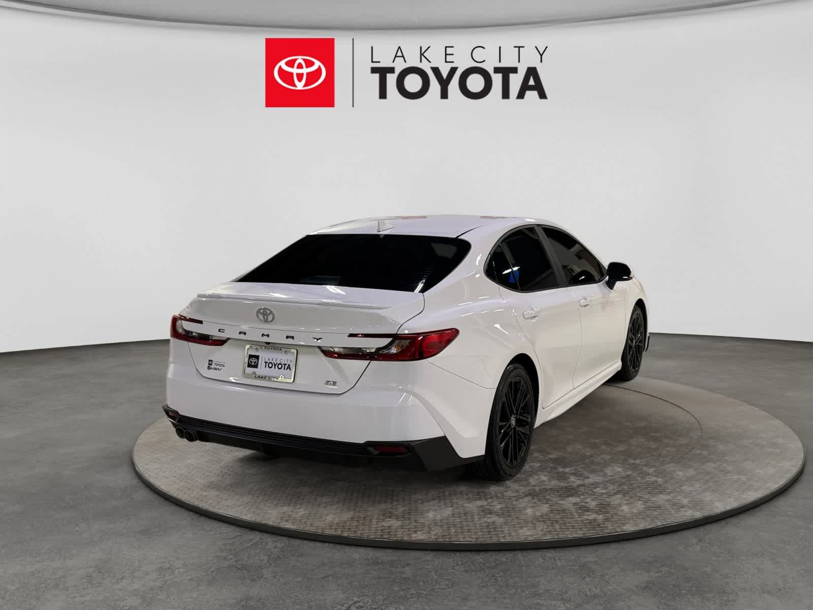 Used 2025 Toyota Camry SE w/ Multimedia Upgrade Package FWD image 9