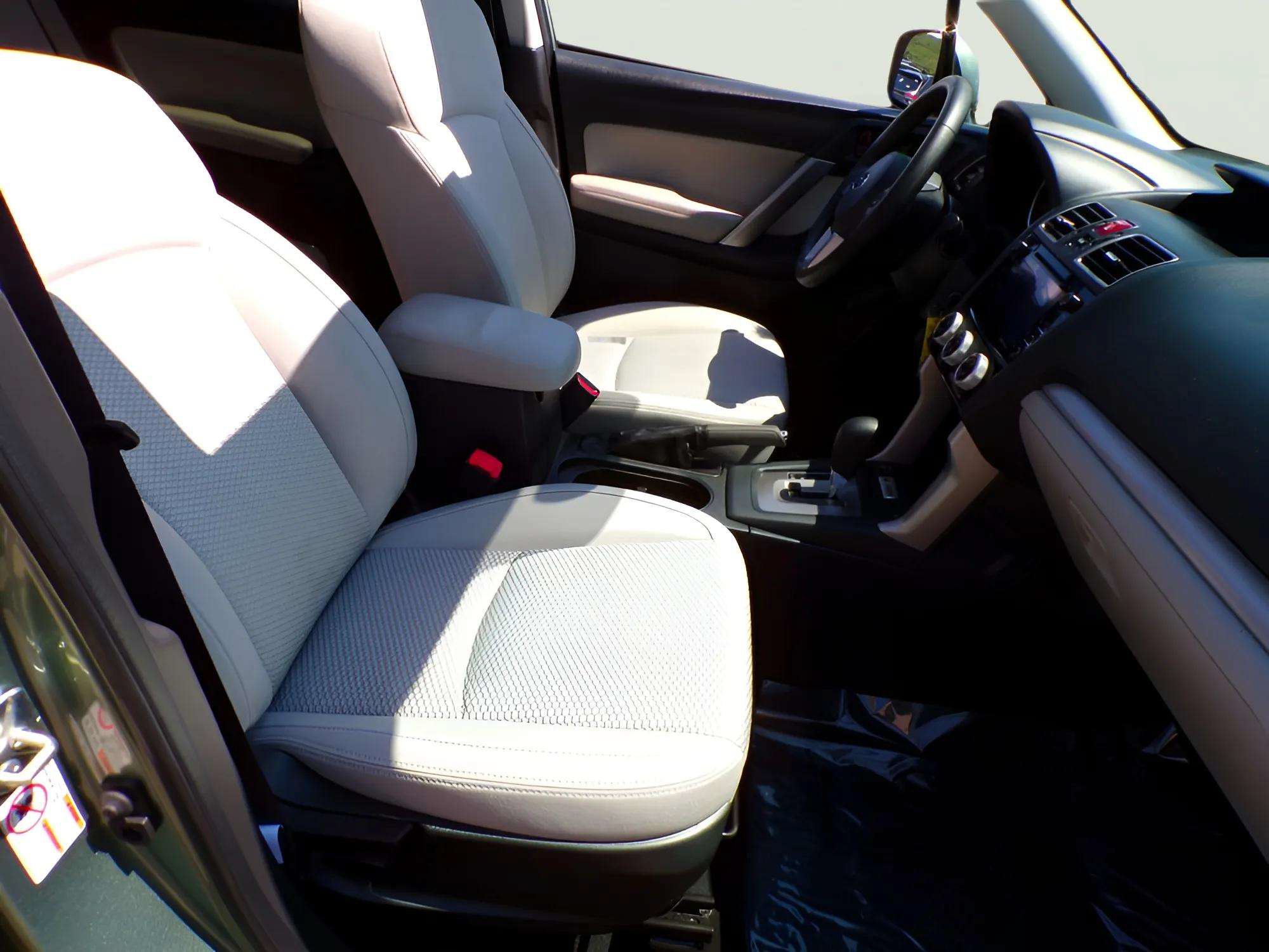 Used 2017 Subaru Forester 2.5i Premium w/ All-Weather Package AWD/4WD image 17