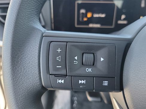 New 2025 Nissan Kicks S image 5