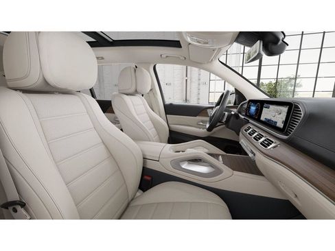 New 2026 Mercedes-Benz GLS 580 4MATIC image 4