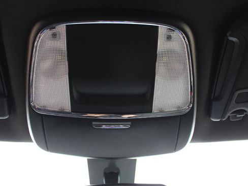 Used 2018 Dodge Charger SXT w/ Blacktop Package image 23