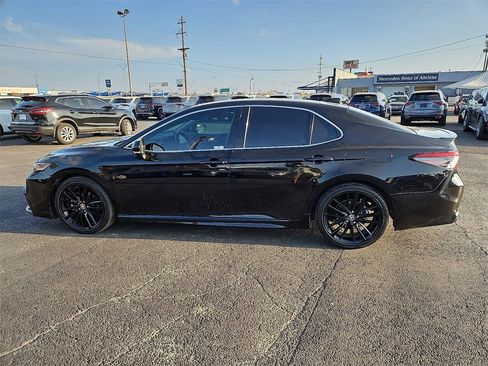Used 2021 Toyota Camry XSE image 3