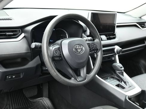 Used 2023 Toyota RAV4 XLE AWD/4WD image 14