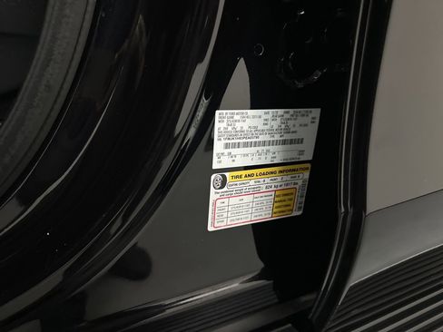 Used 2023 Ford Expedition Max XLT image 65