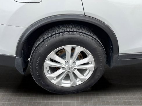 Used 2015 Nissan Rogue SV image 14