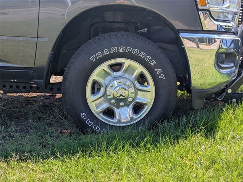 New 2023 RAM 2500 Tradesman image 17