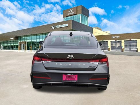 Certified 2026 Hyundai Elantra SE FWD image 7