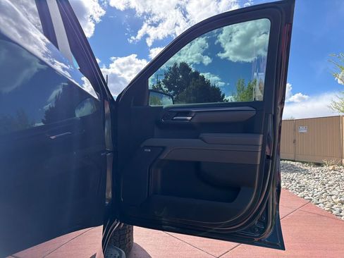 Used 2022 Chevrolet Silverado 1500 ZR2 w/ Technology Package image 29