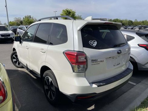 Used 2017 Subaru Forester 2.5i Premium w/ All-Weather Package image 3