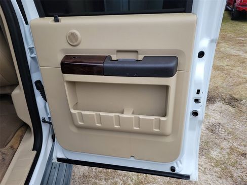 Used 2008 Ford F350 Lariat image 29