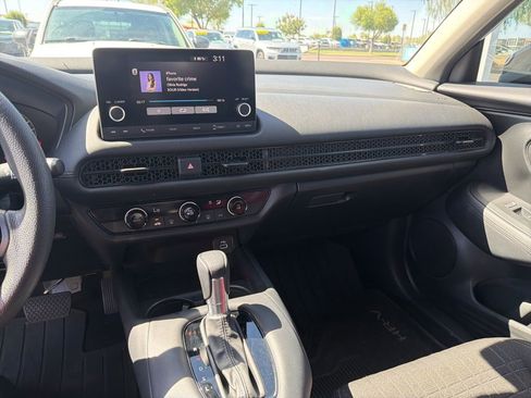 Used 2023 Honda HR-V LX image 4