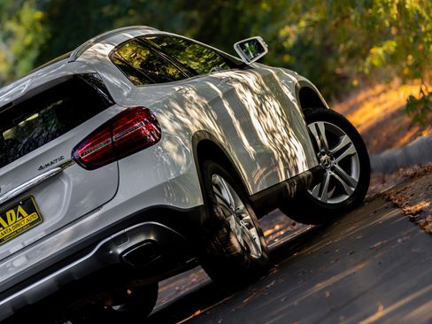 Used 2019 Mercedes-Benz GLA 250 GLA 250 4MATIC SUV w/ Convenience Package image 30