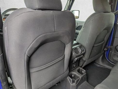 Used 2018 Jeep Wrangler Unlimited Sahara image 22