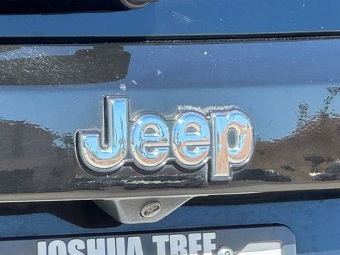 Used 2023 Jeep Renegade Latitude image 13