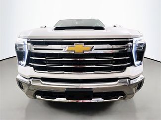 Used 2024 Chevrolet Silverado 2500 LTZ video 2