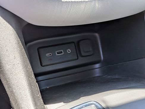 Used 2023 Chevrolet Equinox LS w/ LS Convenience Package AWD/4WD image 31