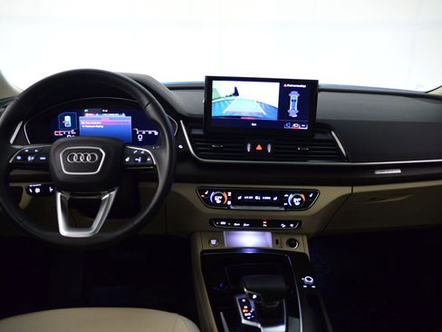 Certified 2025 Audi Q5 Premium image 3