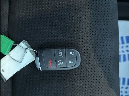 Used 2020 Jeep Grand Cherokee Laredo w/ Quick Order Package 2BN North image 32