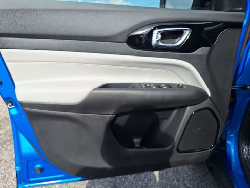 New 2026 Jeep Compass Limited image 18