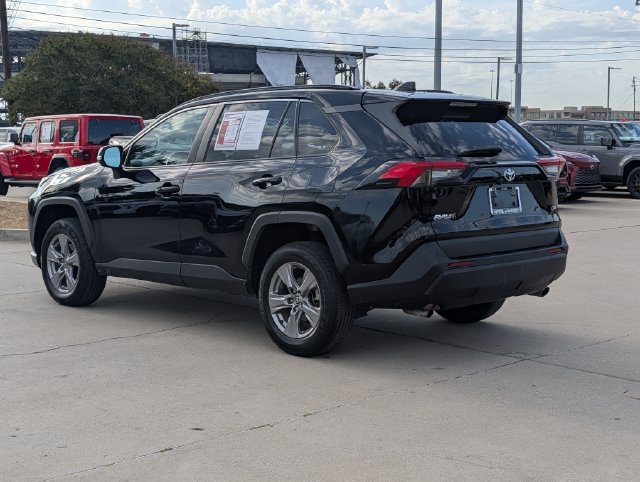 Used 2024 Toyota RAV4 XLE FWD image 9