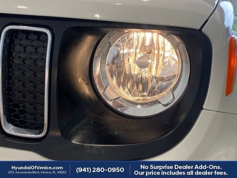 Used 2021 Jeep Renegade Latitude FWD image 20