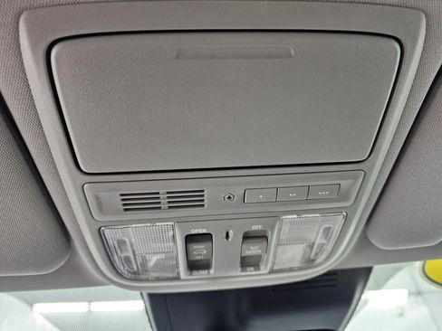 Used 2022 Honda CR-V Touring image 12