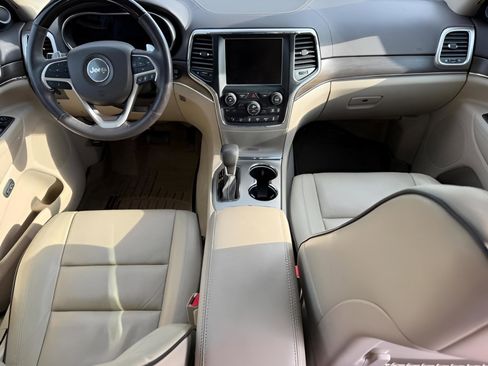 Used 2017 Jeep Grand Cherokee Overland w/ Jeep Active Safety Group image 13