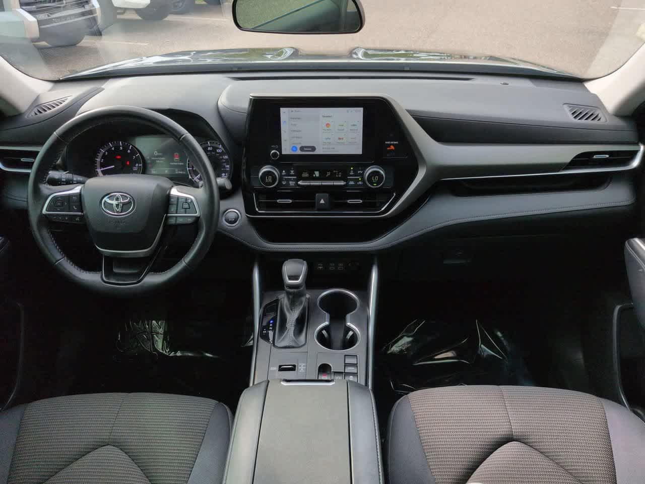 Used 2023 Toyota Highlander LE FWD image 15