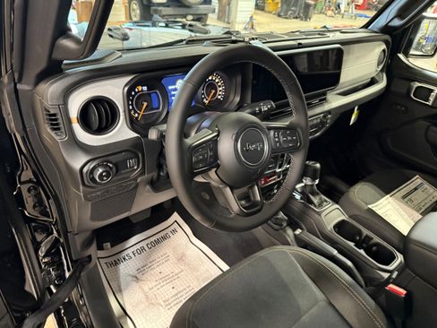 New 2026 Jeep Gladiator Sport image 20