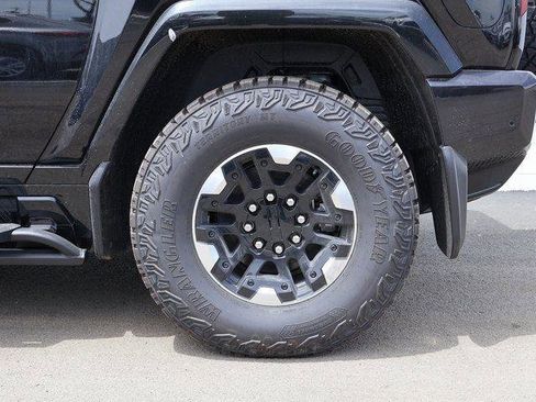 New 2025 GMC Hummer EV 3X w/ Extreme Off-Road Package image 37