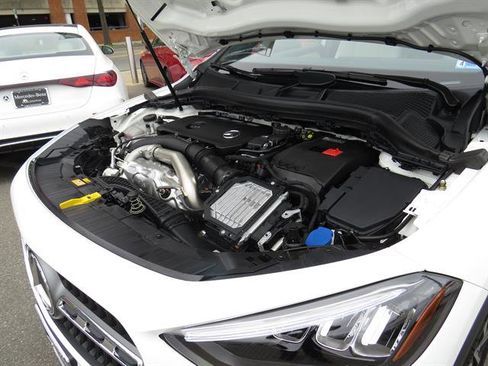 Used 2025 Mercedes-Benz GLA 250 4MATIC image 7