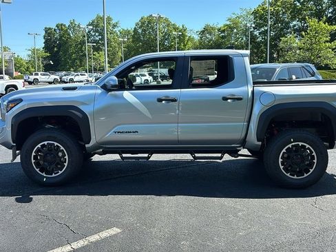 New 2026 Toyota Tacoma TRD Off-Road w/ TRD Off Road Upgrade Package AWD/4WD image 4