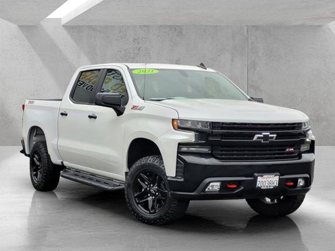 Used 2021 Chevrolet Silverado 1500 LT Trail Boss w/ Convenience Package II AWD/4WD image 1