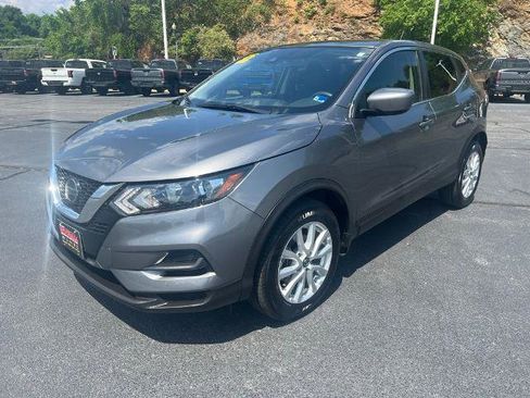 Certified 2022 Nissan Rogue Sport S FWD image 3