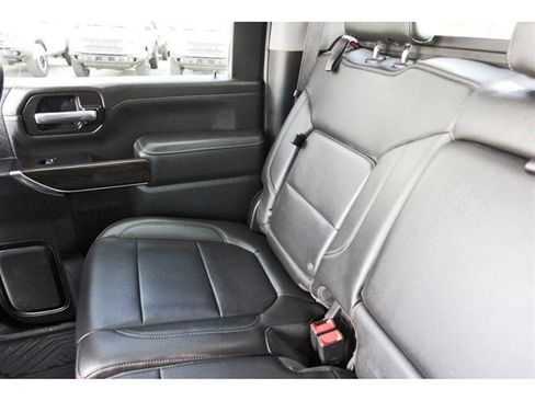 Used 2020 GMC Sierra 2500 SLT w/ Technology Package image 11