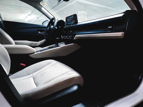 Used 2023 Honda Accord EX image 32