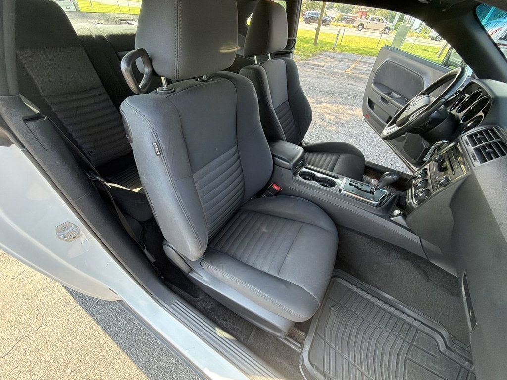 Used 2013 Dodge Challenger SXT RWD image 19