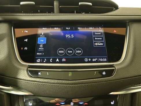 Used 2025 Cadillac XT5 Sportv w/ Technology Package AWD/4WD image 28