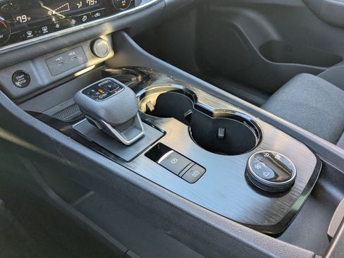 Used 2024 Nissan Rogue SV image 26