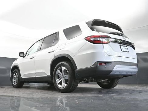 Used 2025 Honda Pilot EX-L image 30
