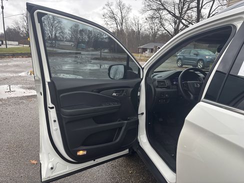 Used 2019 Honda Pilot Touring image 18