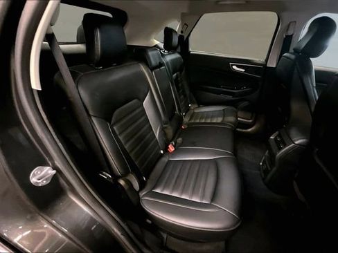Used 2020 Ford Edge SEL image 25