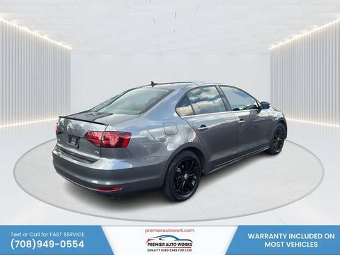 Used 2015 Volkswagen Jetta SE FWD image 4