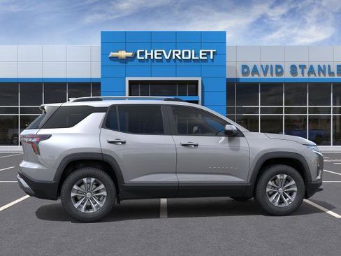 New 2026 Chevrolet Equinox LT w/ Convenience Package II FWD image 22