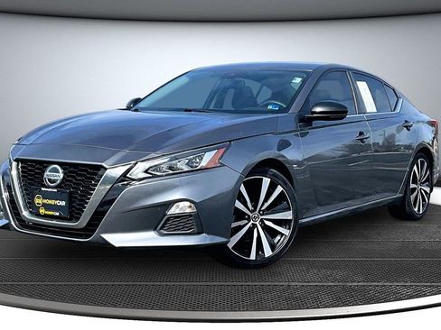 Used 2021 Nissan Altima 2.5 SR w/ SR Premium Package image 3