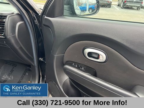 Used 2016 Kia Soul + image 54