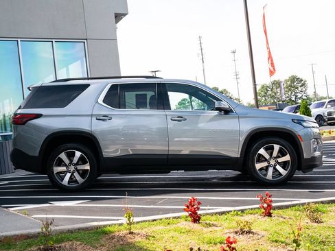 Used 2023 Chevrolet Traverse LT w/ LT Premium Package FWD image 10