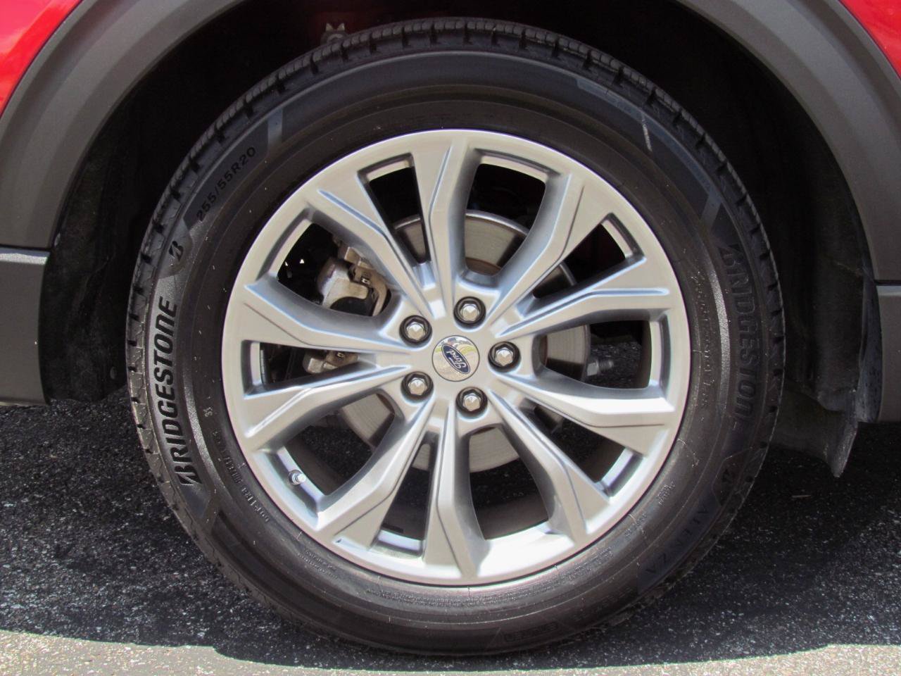 Used 2020 Ford Explorer XLT w/ Equipment Group 202A RWD image 12